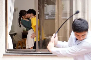Em là con đĩ hư hỏng của anh